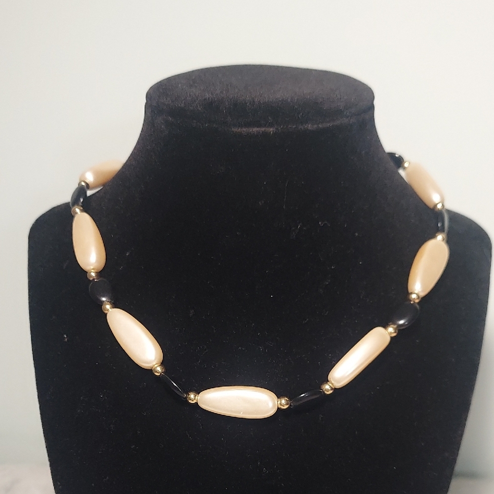 Napier Elegant Black and Cream Beaded Necklace 16"